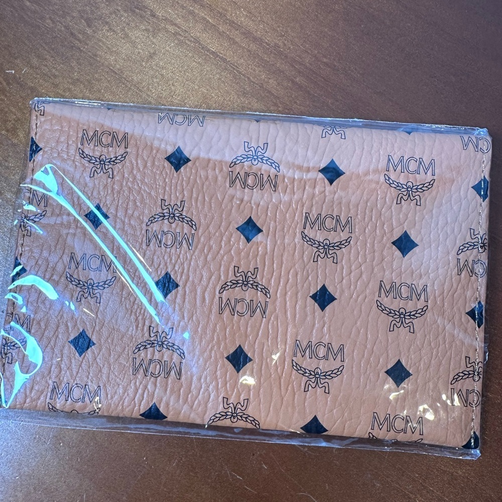 MCM Authentic Envelope Pouch Clutch Cognac - Picture 2 of 5